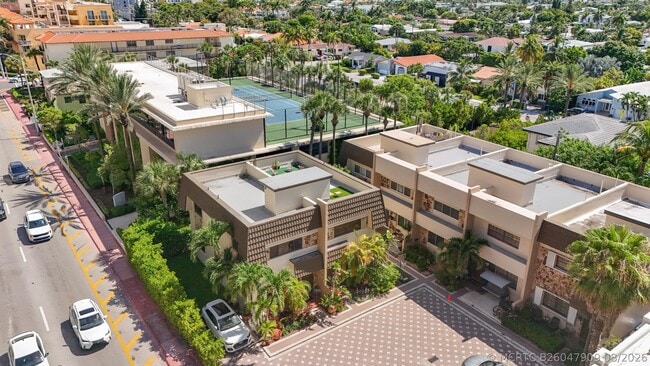 Building Photo - 8956 Collins Ave