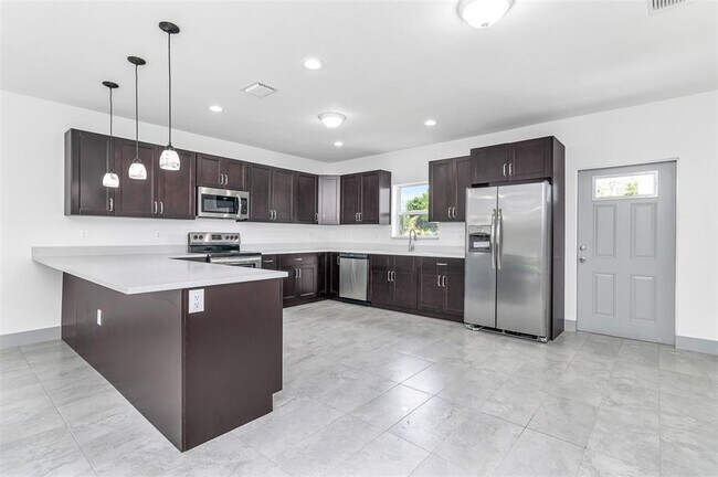 Photo - 2360 NW 14th St