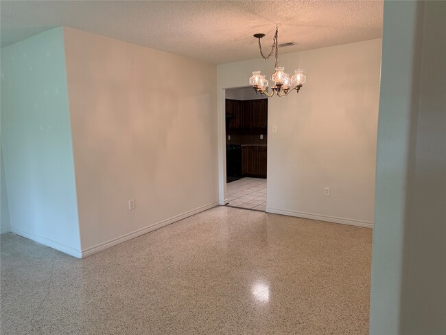 Photo - 3011 Longwood Ln