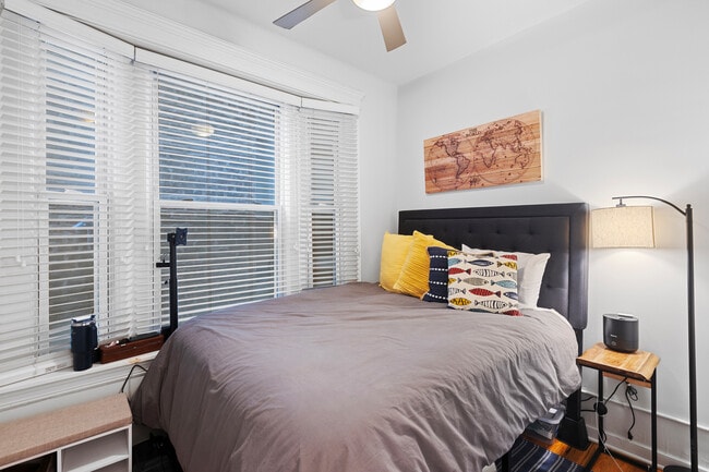 Photo - 848 W Sheridan Rd Unit 1F