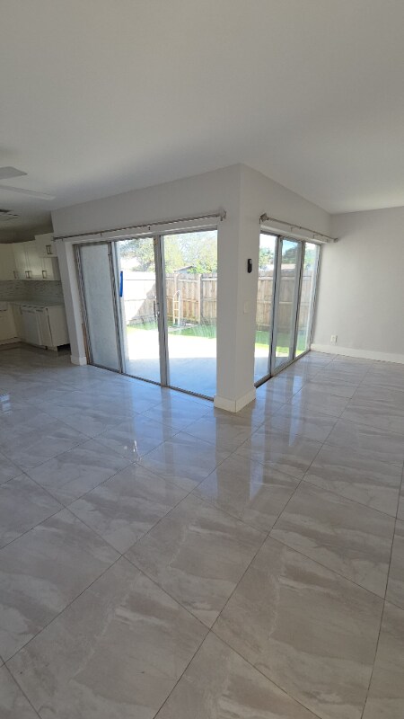 Photo - 5913 Lincoln St