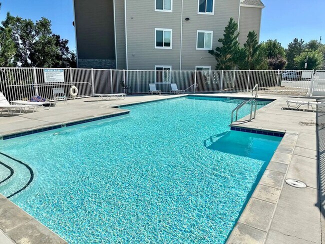 Photo - 4 bed/4 bath condo located minutes from UNR Unidad 422