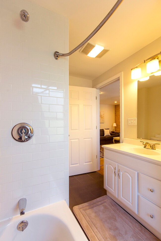 Photo - 237 Northampton St Unidad 3