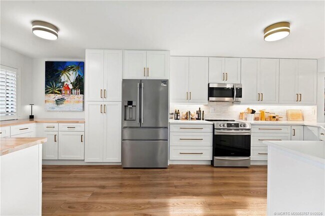 Photo - 625 NW North River Dr Unit 205