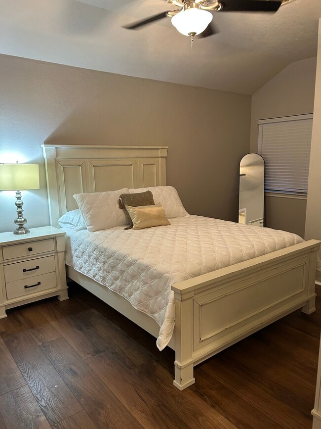 Upstairs bedroom 2 - 3602 Cedar Flats Ln