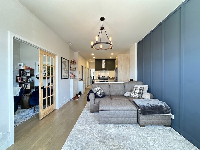 Photo - 841 N Mozart St Unit J04P