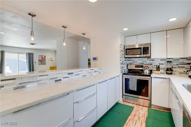 Building Photo - 1531 Commanche Dr Rental