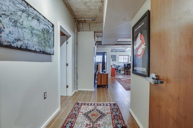 Photo - 1209 N Harvey Ave Unit 102