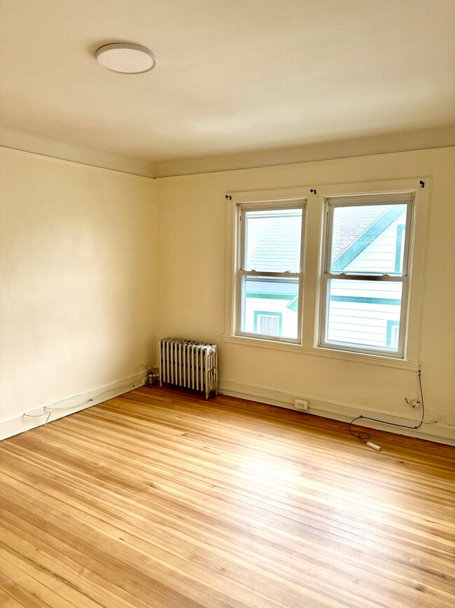 Building Photo - 45 Underhill St Unit 3F