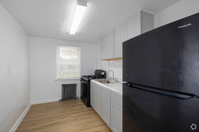 2BR, 1BA - 629SF - Kitchen