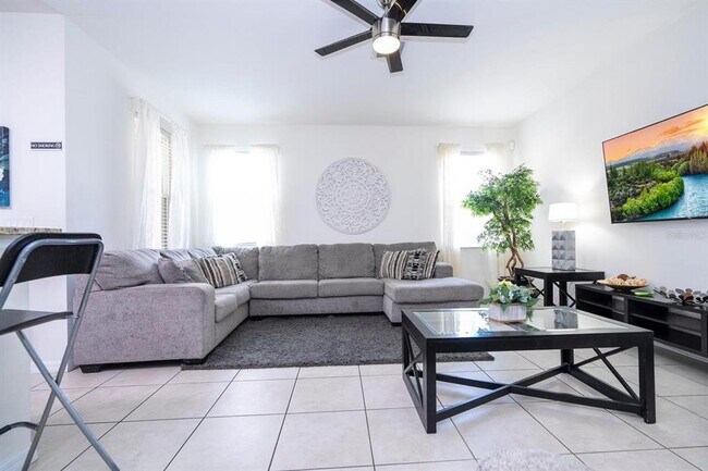 Photo - 2625 Santosh Cove