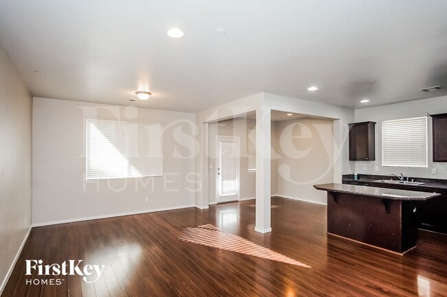 Photo - 121 Country River Ave