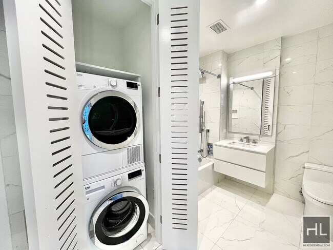 Photo - East 44th Street Unit 31N