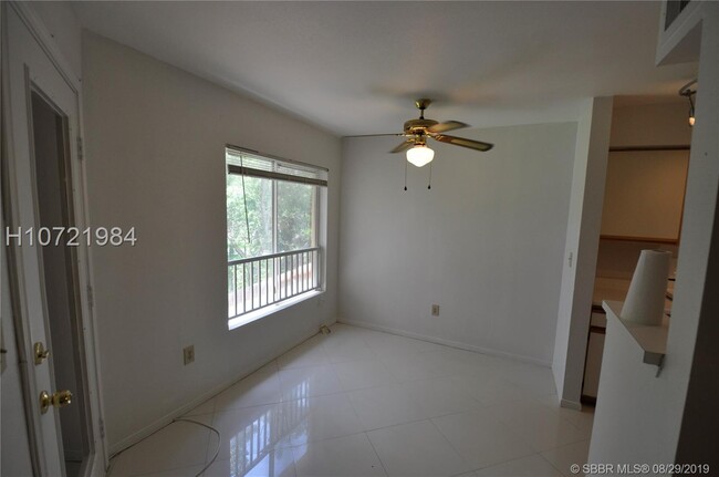 Photo - 2405 NW 33rd St Unit 1216