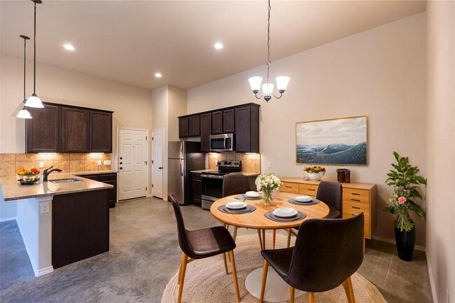 Photo - 515 Jack Rabbit Ln