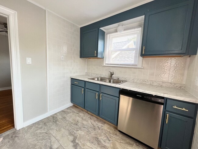 Photo - 3 bedroom available for a move very soon! Unit 1203 Spring Street Fort Wayne, IN 46808