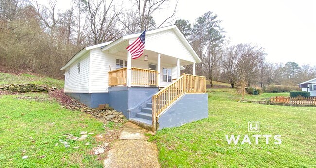 3 Bedroom Home in Graysville - 3 Bedroom Home in Graysville