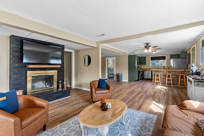 Photo - 416 Donaldson Rd