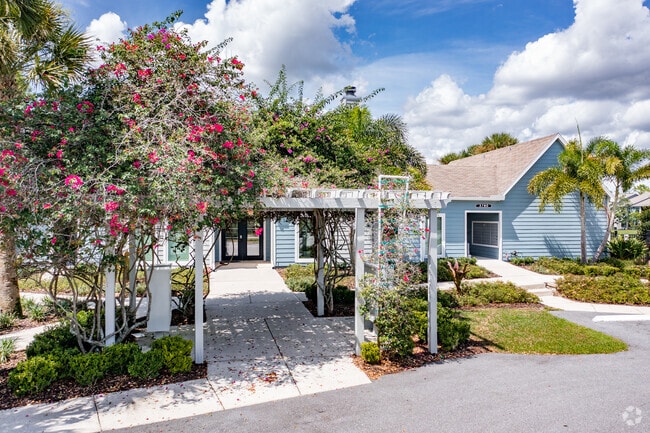 3780 Idlebrook Cir Casselberry, FL 32707-5503