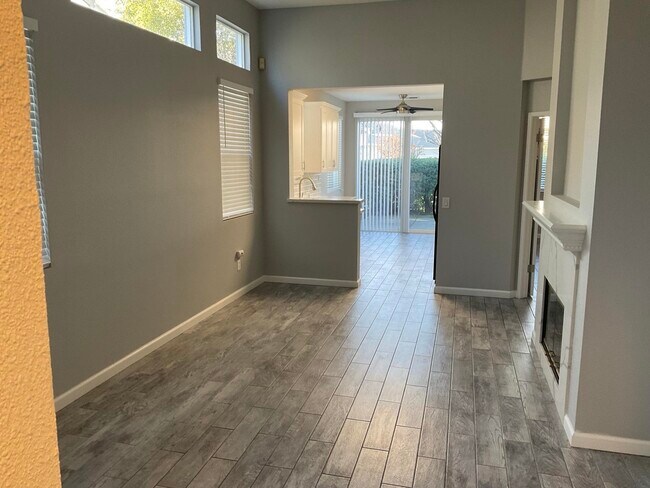 Photo - 1791 Kent Dr