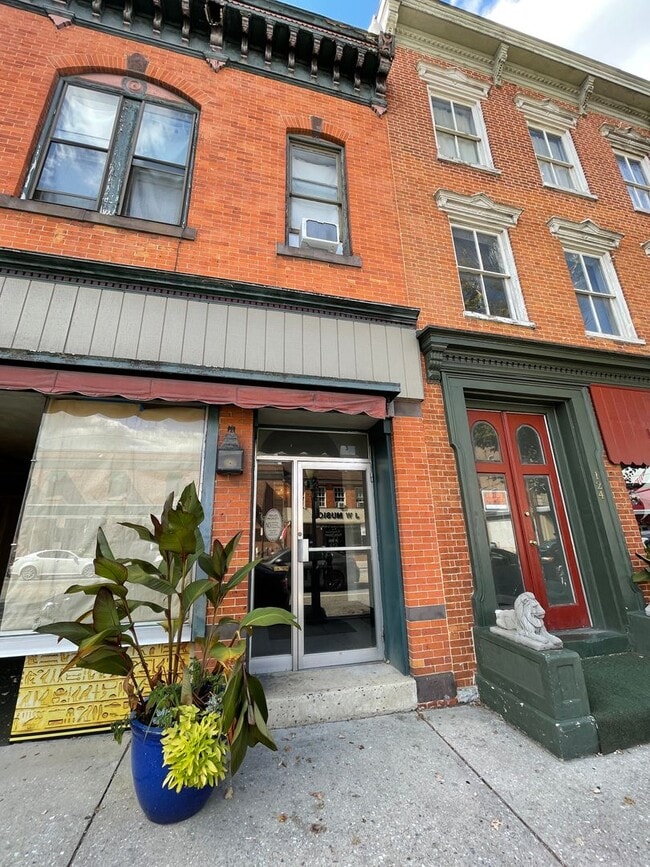 Building Photo - 122-122 N Hanover St Unit 122 #2