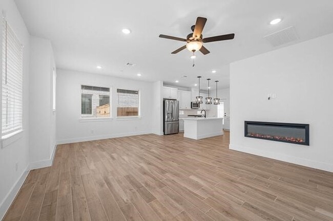 Photo - 1308 Shaded Rock Dr