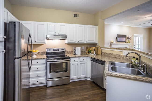 2 BR, 2 BA - 1205 SF