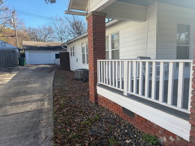 Photo - 2017 N Garfield St