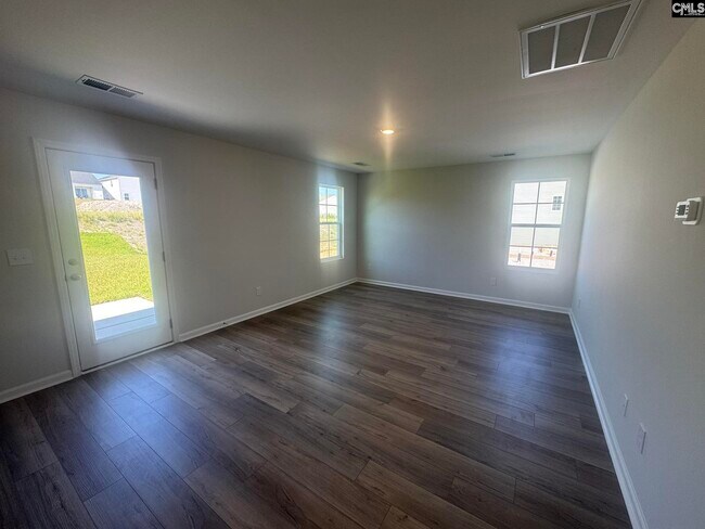 Photo - 3080 Hallsdale Dr