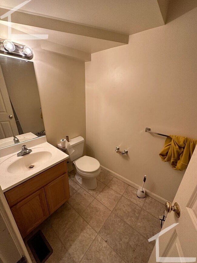 Photo - Amazing, brand new renovation 4 Bed 4.5 Ba...