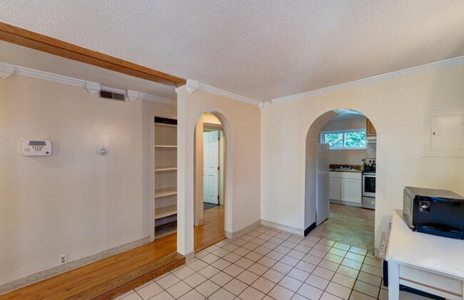 Photo - 26 Lynwood Pl