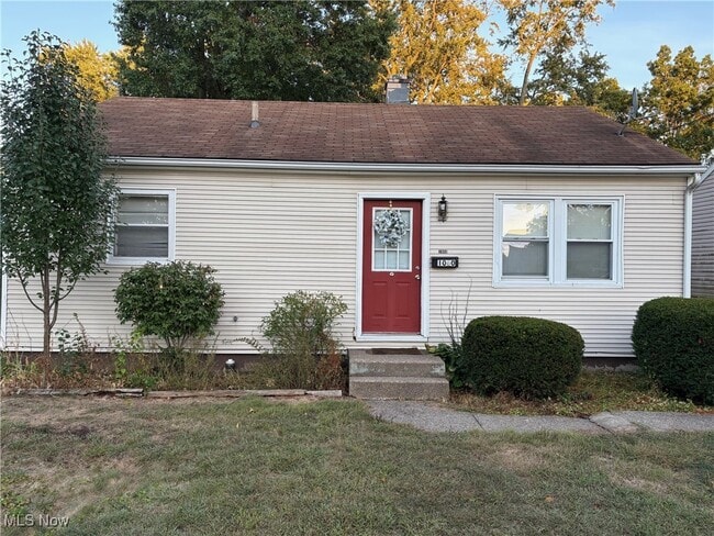 Building Photo - 1060 Park Ave NE