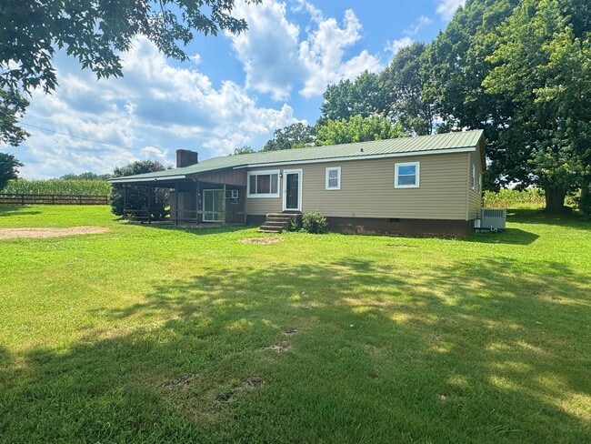 Building Photo - North Iredell - 3 Bedroom / 2 Bathroom Rental