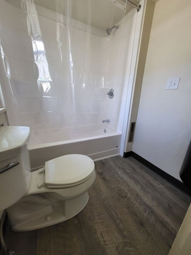 Photo - 1133 Day St Unit Upper