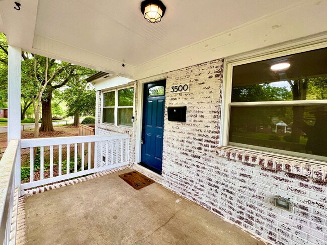 Photo - Welcome home to this charming house located near the heart of Charlotte, NC.