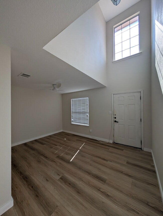 Photo - Room in House on Phillips St
