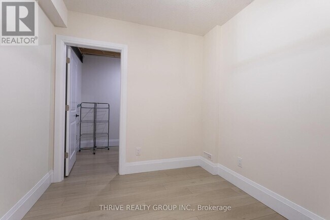 Photo - 383 Daventry Way
