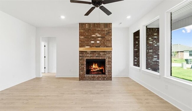 Photo - 4856 W Aurora St