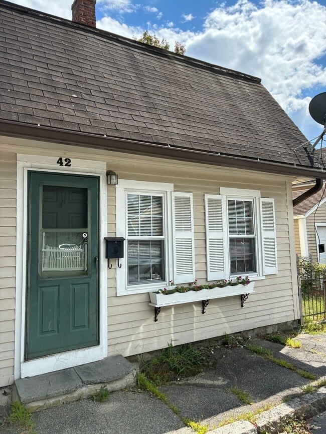 Building Photo - 42 S Main St Unit 42 S Main St Rental