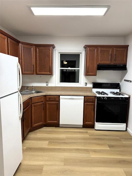 Photo - 542 E Pine St Apartment