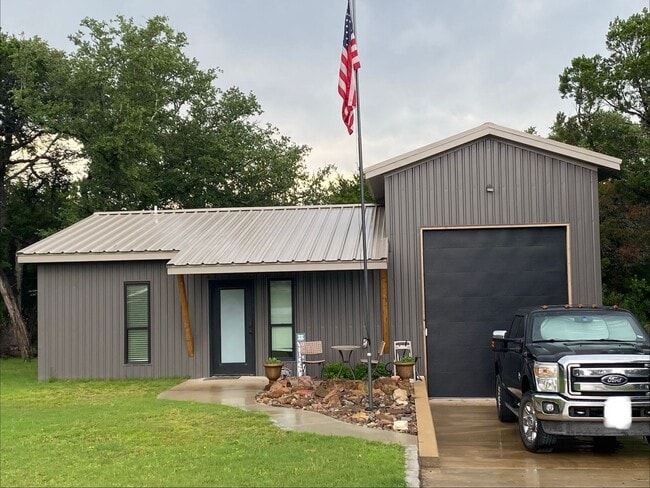 Building Photo - 2 BEDROOM NEAR LAKE BELTON