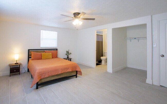 Photo - 9602 E Dr Martin Luther King Jr Blvd