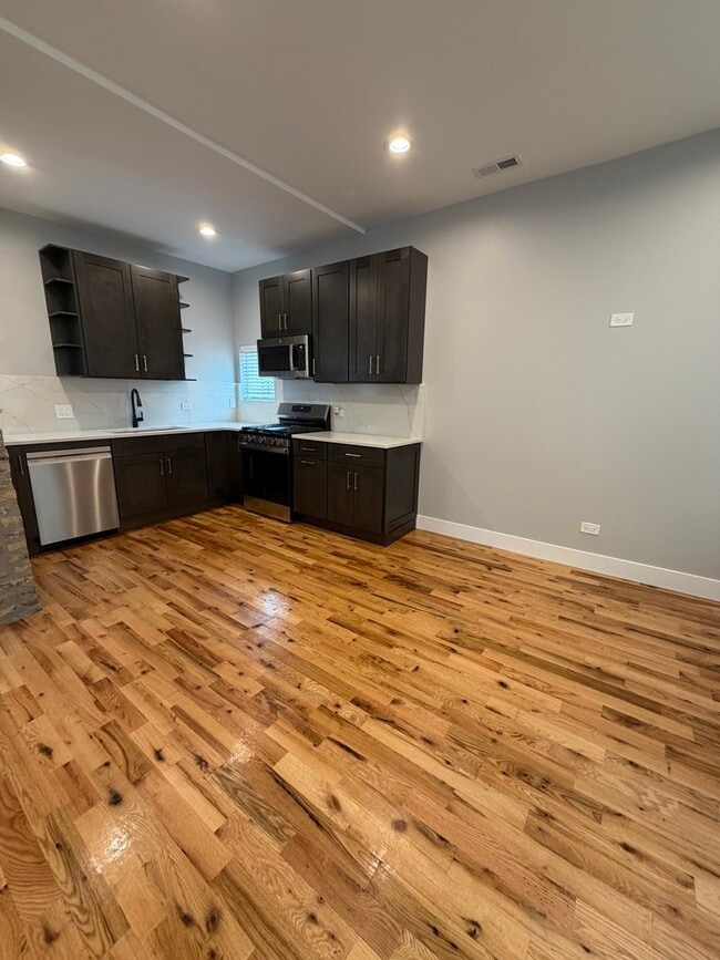 Photo - 2221 W 21st Pl