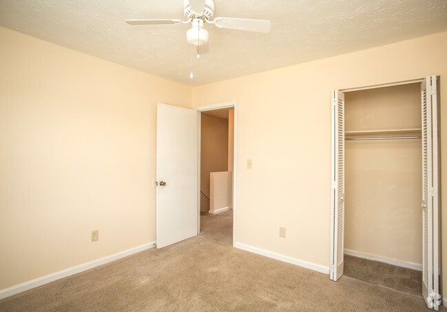 2BR, 1.5BA - 1,100 SF