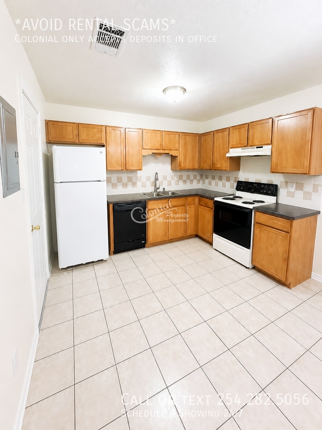 Photo - 3005 Cantabrian Dr Unit C