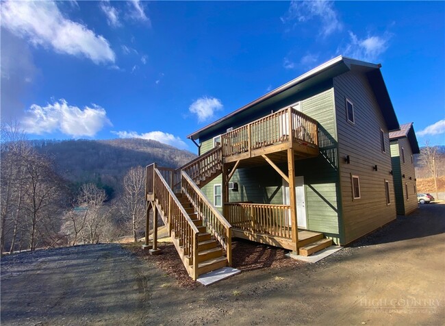 Building Photo - 233 Majestic Vine Ln