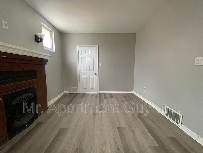 Photo - 151 Wentworth St S Unit 1
