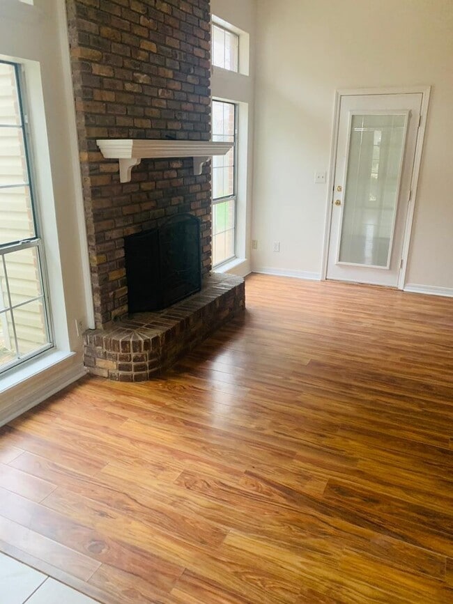 Photo - 3325 Danbury Ct