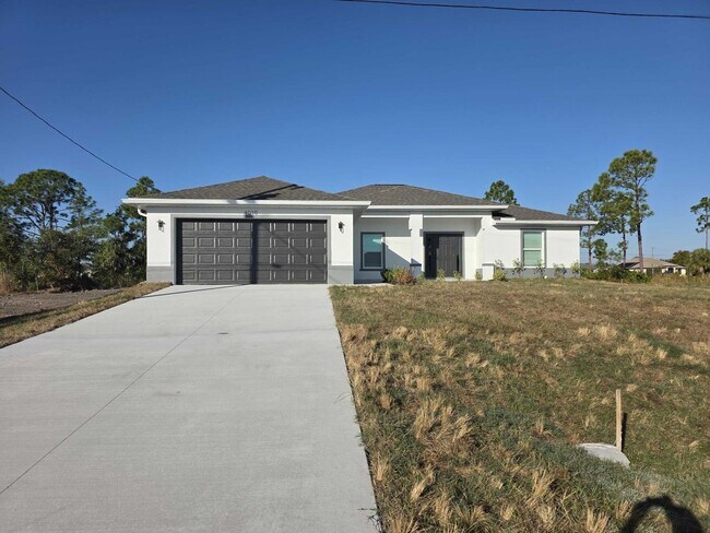 Building Photo - 4010 Ne-23 Pl