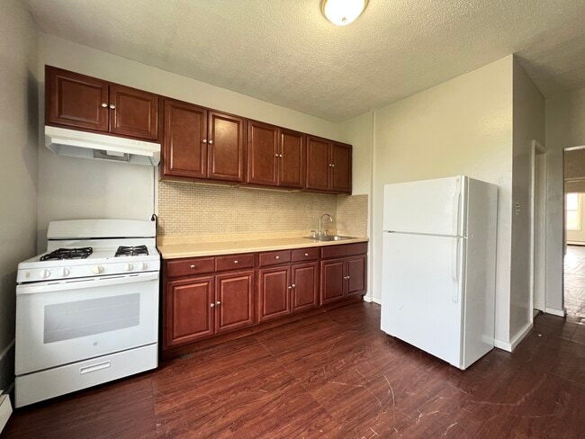 41 Grant Ave 3R